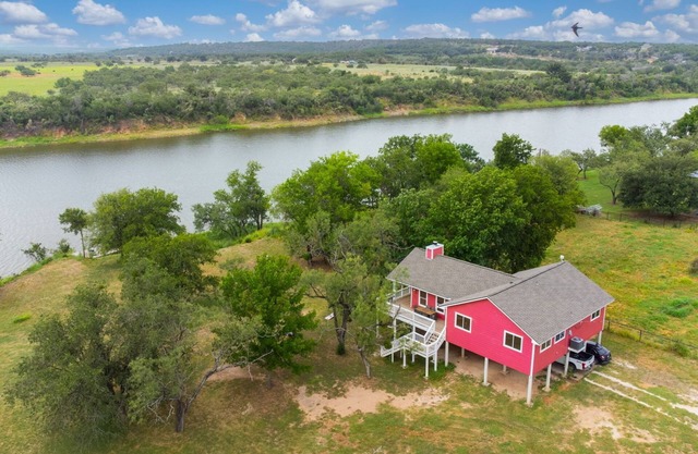 Beautiful gated 6 acre waterfront family retreat