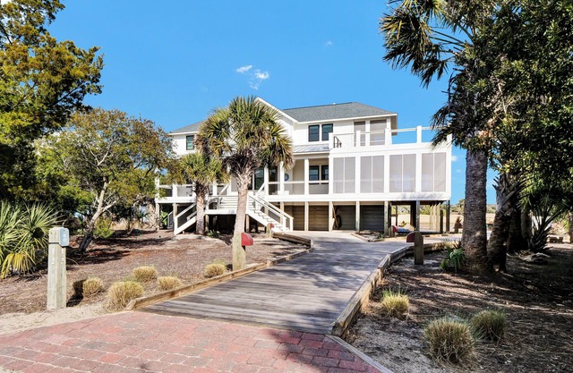 Beautiful Golf Course Home Bald Head Island