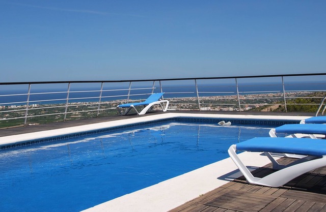 Beautiful house with spectacular views, private pool and free wi fi