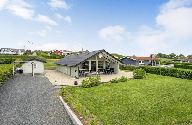 Beautiful home in Hejls with kitchen