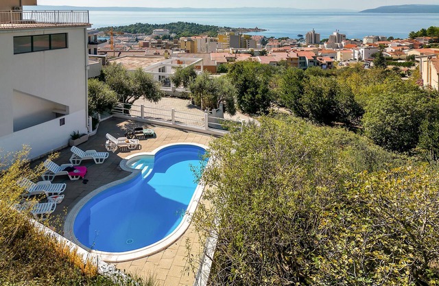 Beautiful home in Makarska with WiFi