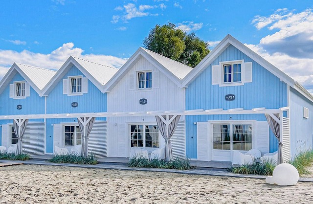 Beautiful home in Mielno with WiFi