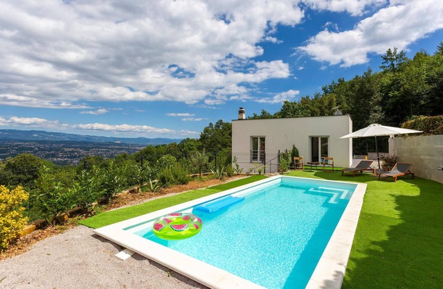 Beautiful home in Rukavac with WiFi