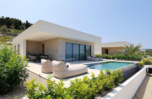 Beautiful home in Tkon