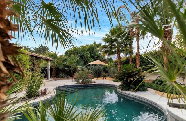 Beautiful Home-Private Backyard Oasis in La Quinta