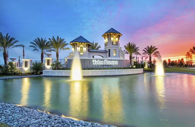 Beautiful Home with Resort Lifestyle! 10 minutes from Siesta Key!