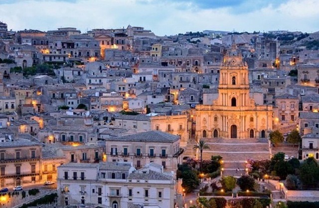 Beautiful Home with Terrace on Catania's Seafront - 20km Etna, 50km Taormina