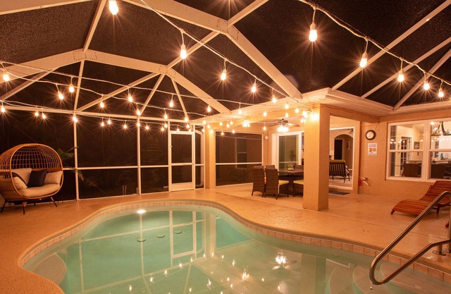 Beautiful Home with Heated Salt Pool,☆ 4BR 2br! North Cape-coral! ❤️