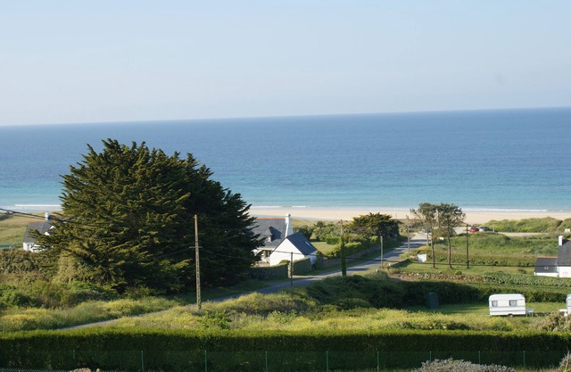 Beautiful house, beach walk, enclosed garden, wifi