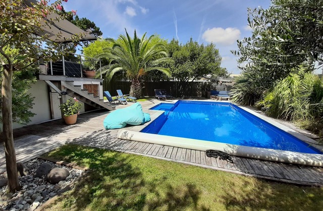 Beautiful house with pool close to the sea