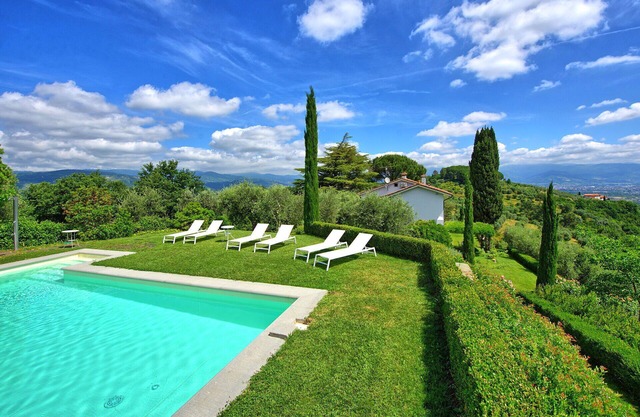 Beautiful private villa for 7 guests with WIFI, private pool, A/C, TV, patio and panoramic view
