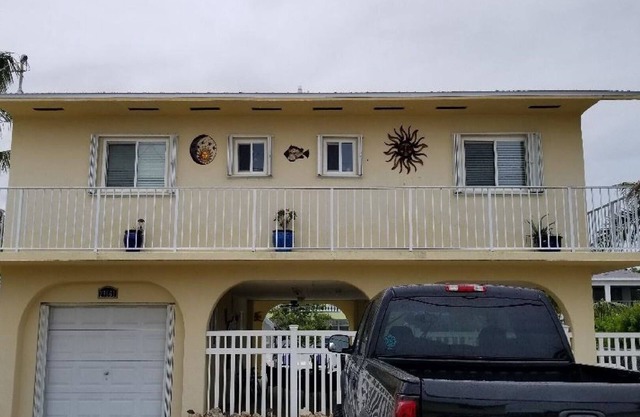Beautiful Keys Getaway! Located on deep water canal for quick access to