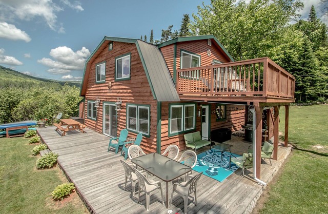 Beautiful Lake Front Cabin