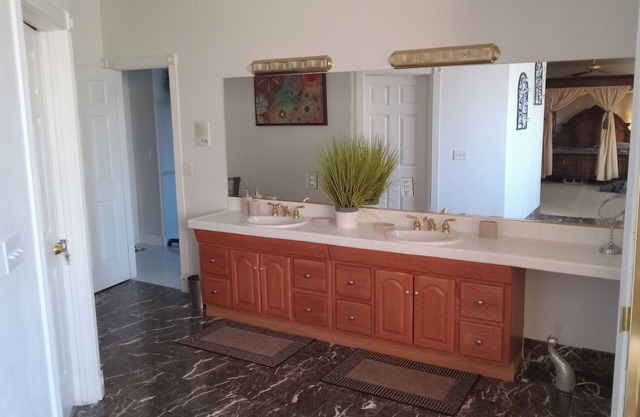Beautiful Las Vegas home. Spacious enough to accommodate your needs.