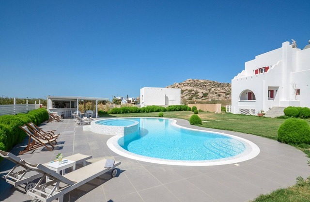 Beautiful Naxos Villa | Villa Yellow | 2 Bedrooms | Air-Conditioning &.