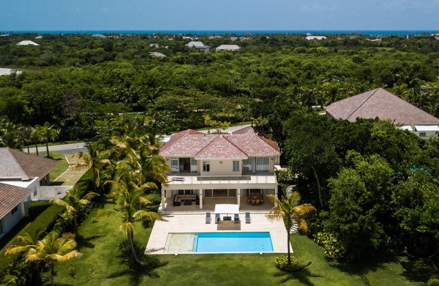 Beautiful New Home with Golf View