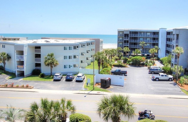 Beautiful Ocean views from this 2nd row condo. - Pelican Landing 312
