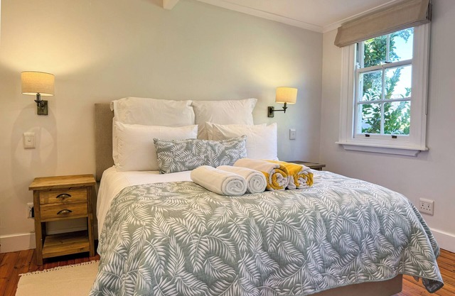 Beautiful One Bedroom Cottage with Pool, Garden & Breathtaking Vineyard Views