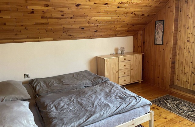 Beautiful private villa for 6 guests with WIFI, balcony and pets allowed