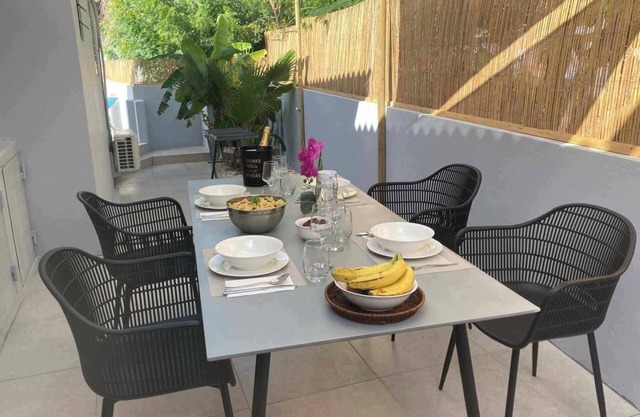 Beautiful private house with pool close to beaches, supermarket and airport