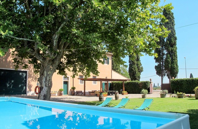 Beautiful private villa for 13 people with WIFI, private pool, TV, patio and pets allowed
