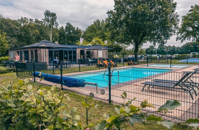 Beautiful private villa for 6 guests with WIFI, pool, TV and terrace
