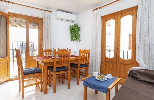 Beautiful private villa for 12 people with WIFI, TV, terrace and parking