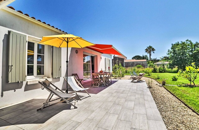 Beautiful private villa for 6 people with WIFI, TV and terrace
