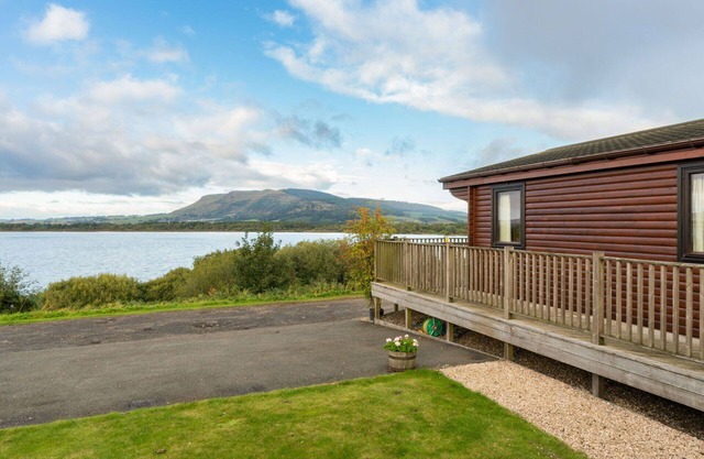 Beautiful private villa for 4 guests with WIFI, TV, balcony and pets allowed