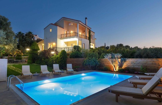 Beautiful private villa with private pool, A/C, WIFI, TV, terrace, panoramic view and parking