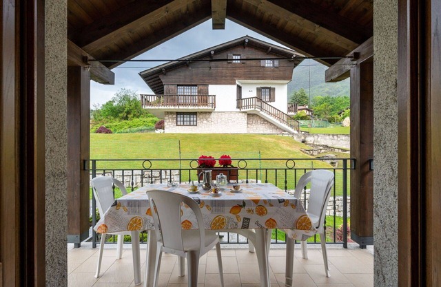 Beautiful private villa for 4 guests with WIFI, TV and terrace