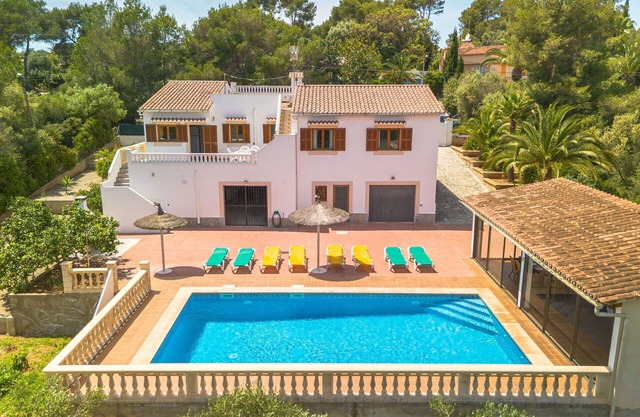 Beautiful private villa for 8 guests with WIFI, private pool, A/C, TV, terrace and panoramic view