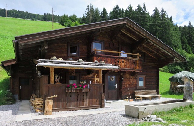 Beautiful private villa for 13 guests with WIFI, TV, terrace and pets allowed