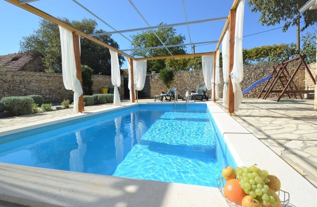 Beautiful private villa for 8 people with private pool, A/C, WIFI, TV, terrace and panoramic view