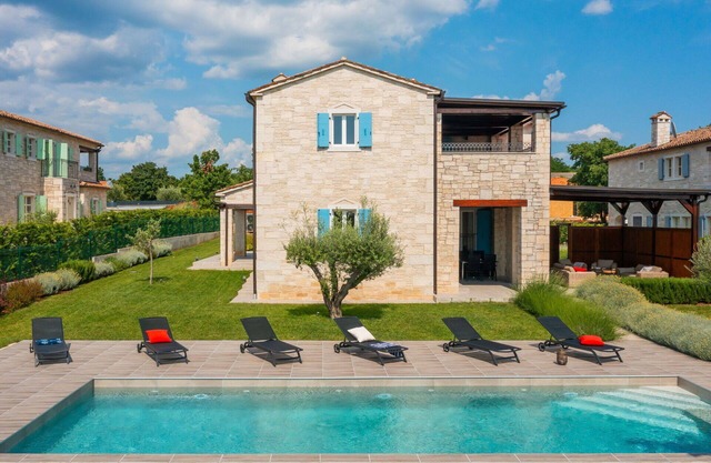 Beautiful private villa with private pool, A/C, WIFI, TV, terrace, pets allowed and panoramic view