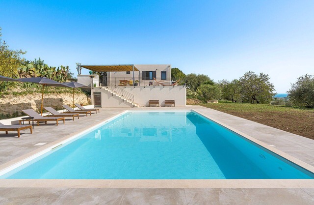 Beautiful private villa with A/C, private pool, WIFI, terrace, panoramic view and parking