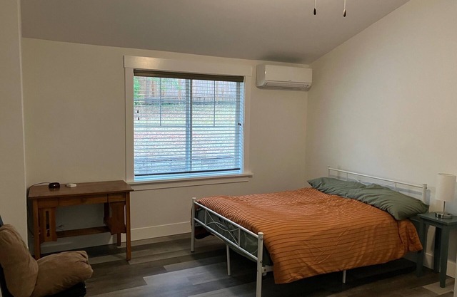 Beautiful Quiet Cozy remodeled riverfront home.