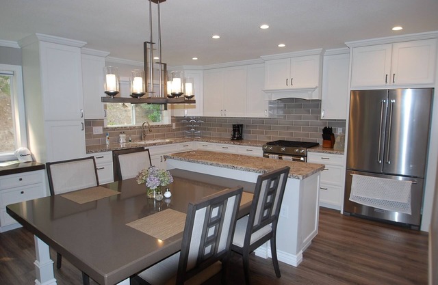Beautiful Remodeled Condo With An Open Floor Plan! 3 Beds with 2.5 Baths.
