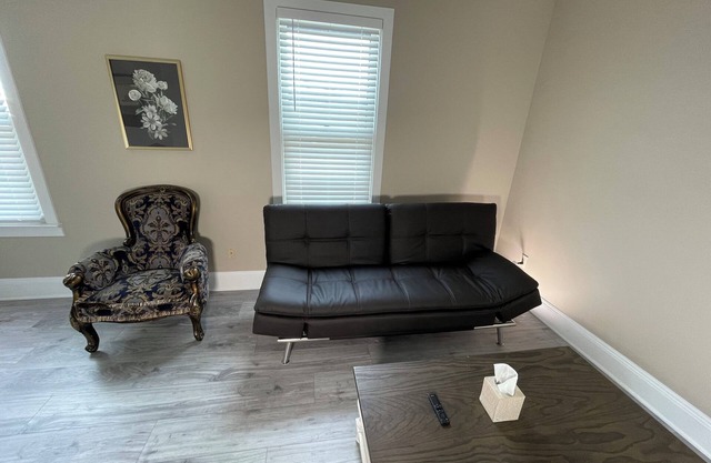 Beautiful Renovated Apartment in Cleveland