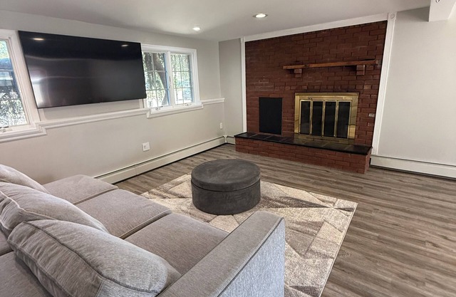 Beautiful Ryder Cup 3-Bedroom Comfort Home with AC Minutes from the Course