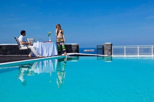 Beautiful Santorini Villa 2 Bedroom Villa Panoramic Caldera Sea Views & Private Plunge Pool Megalochori