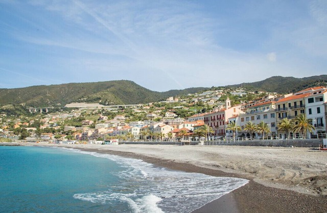 BEAUTIFUL SEA VIEW APARTMENT Beach: 150 m