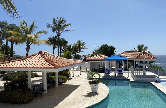 Beautiful Sea view Villa with swimming pool in a private club