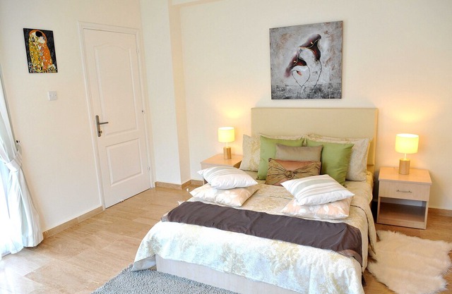 Beautiful Spacious Luxury Villa Stunning Mountain & Sea Views,Wifi, Private pool