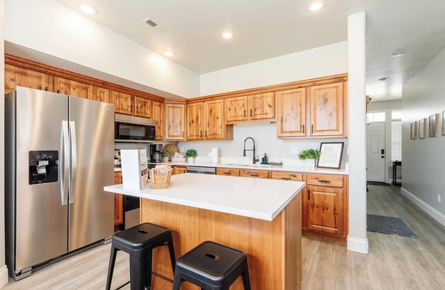 Beautiful, Sparkling Clean 3 BR, 2.5 BA Townhome!