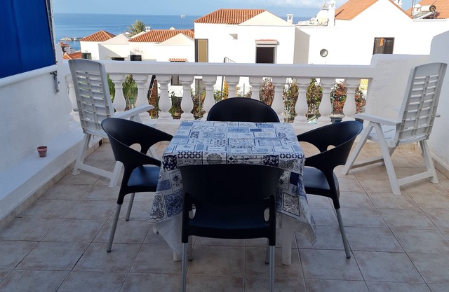 Beautiful Studio Apartment with large South facing balcony & Amazing Sea Views
