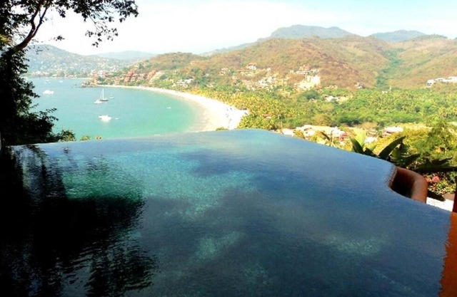 Beautiful Studio Overlooking Playa La Ropa
