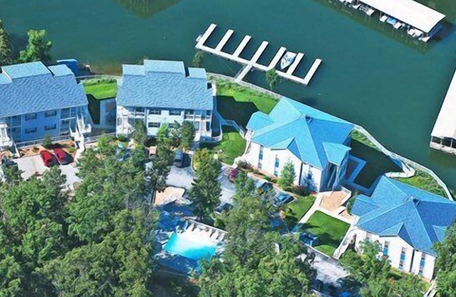 Beautiful studio unit at resort, sleeps 2