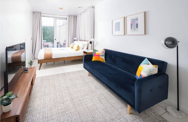 Beautiful Studio with Patio in Midtown NYC! #202