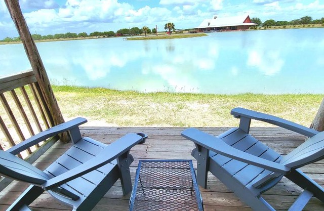 Beautiful Texas ranch retreat with lake.cabin#1